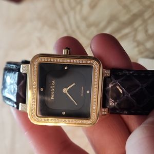 💎Pandora Grand Cushion watch 0.65ctw White Diamonds💎 EUC❤️‍🔥